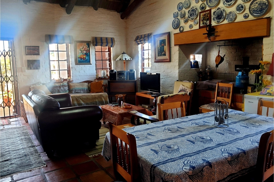 4 Bedroom Property for Sale in Boggomsbaai Western Cape